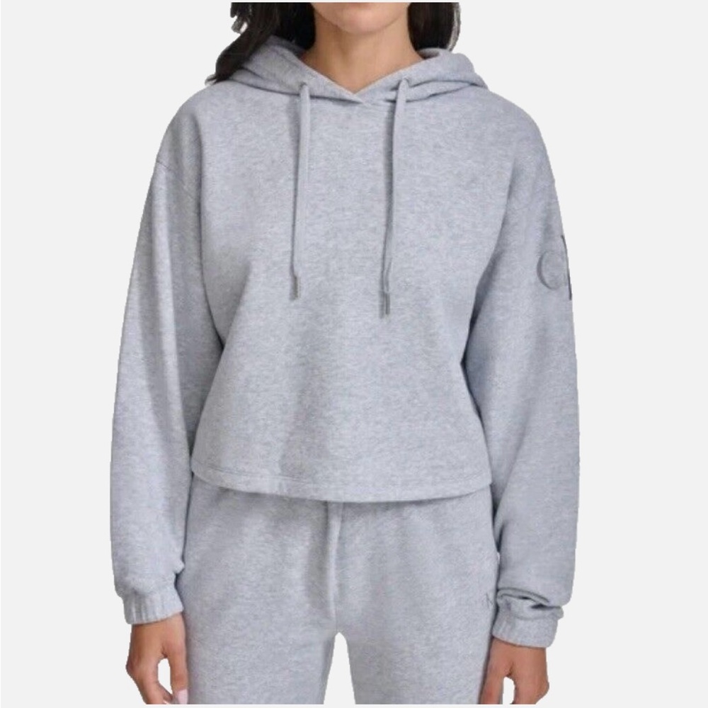 Calvin Klein XS Light Gray Cropped Boxy Hoodie with Long Sleeves